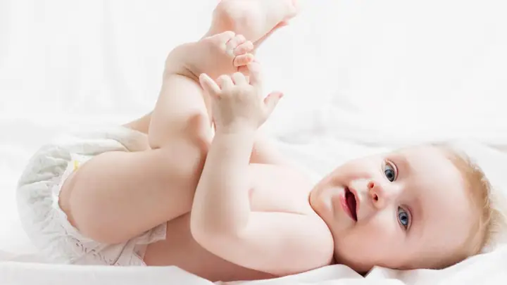 Bà Bầu An Gì De Con Da Trắng Môi Đỏ