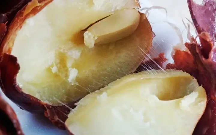 Bà Bầu Ăn Hạt Sầu Riêng Luộc