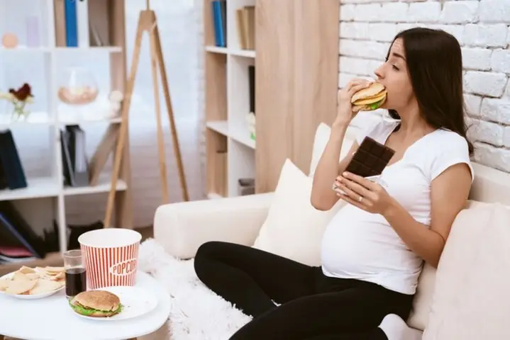Bà Bầu Ăn Mặn Có Sao Không