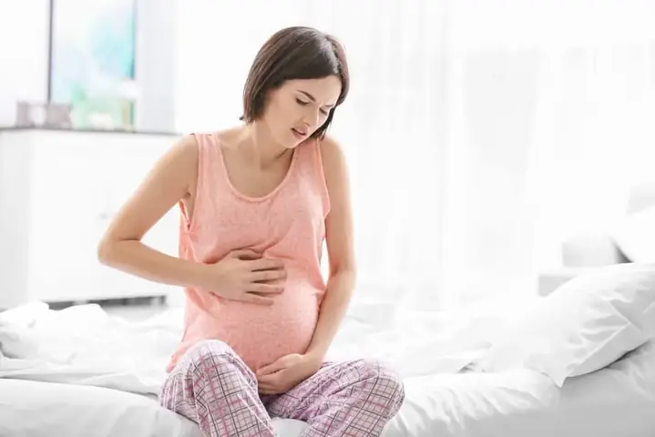 Bà Bầu Bị Đau Bụng Đi Ngoài Thì Uống Gì