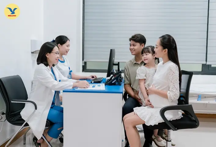 Bà Bầu Bị Tiêu Chảy Nên Uống Gì