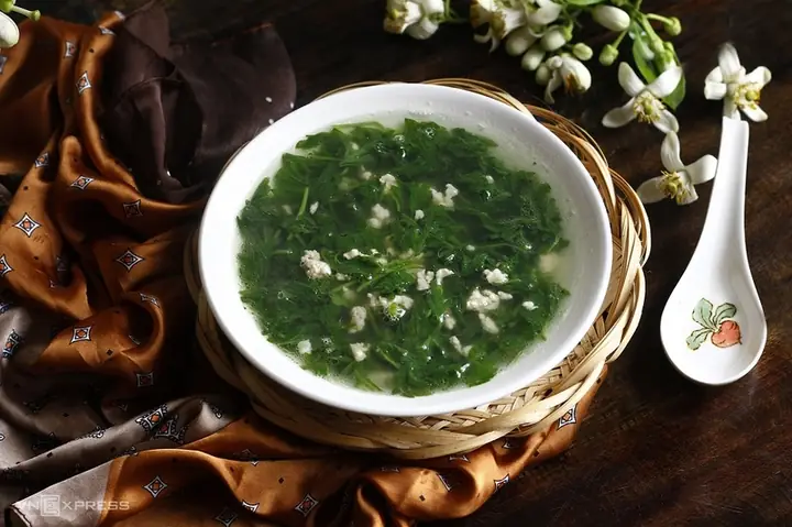 Bà Bầu Có Ăn Được Lá Ngải Cứu Không