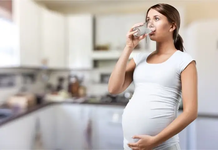 Bà Bầu Uống Ít Nước Có Sao Không