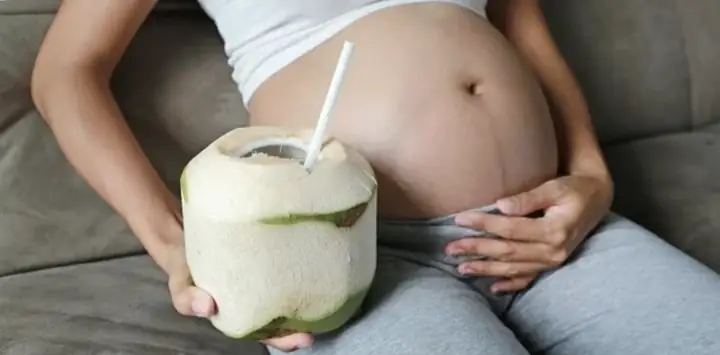 Bà Bầu Uống Nước Dừa Lúc Đói