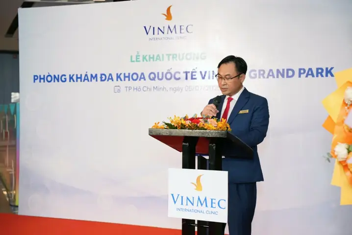 Bấm Lỗ Tai Ở Bệnh Viện Vinmec