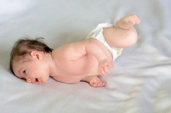 Bao Nhiêu Tháng Trẻ Biết Lật