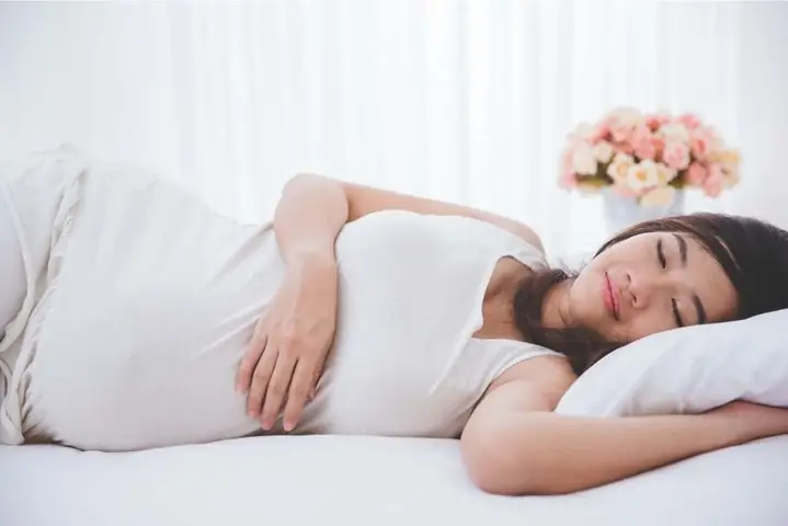 Bầu 6 Tháng Nằm Nghiêng Bên Phải