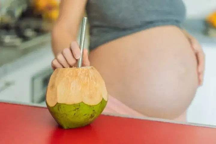 Bầu Uống Nước Dừa Già Được Không