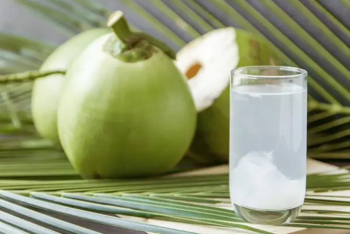 Bầu Uống Nước Dừa Già Được Không