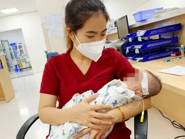Bé 3 Tháng Bị Té Võng