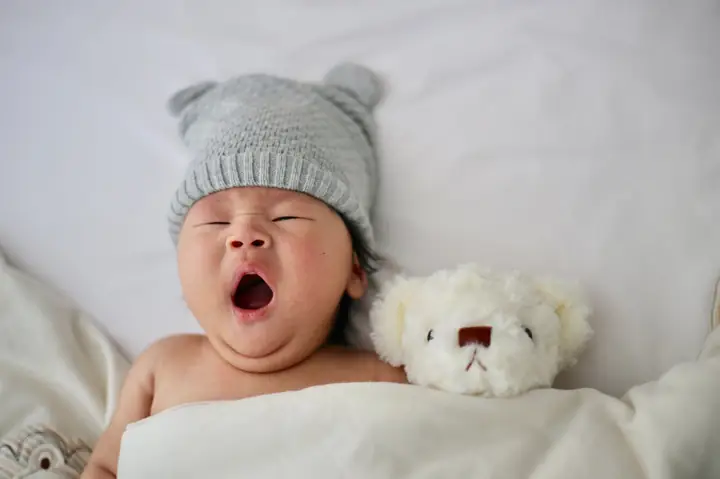 Bé 3 Tháng Tuổi Bú Ít