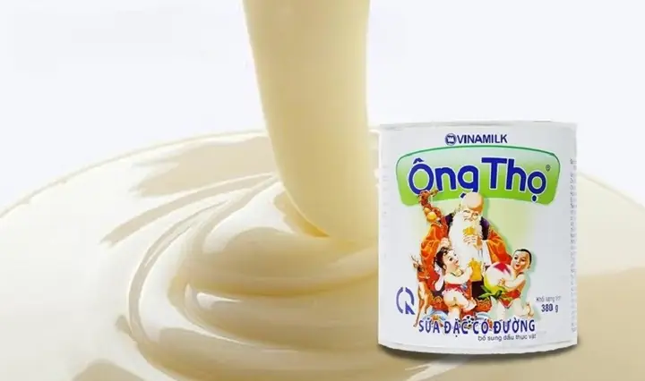 Bé 3 Tuổi Uống Sữa Ông Thọ