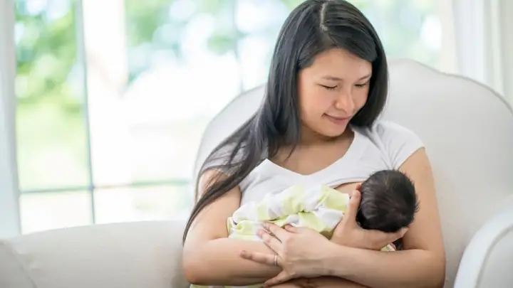 Bé 4 Tháng Chỉ Bú Khi Ngủ