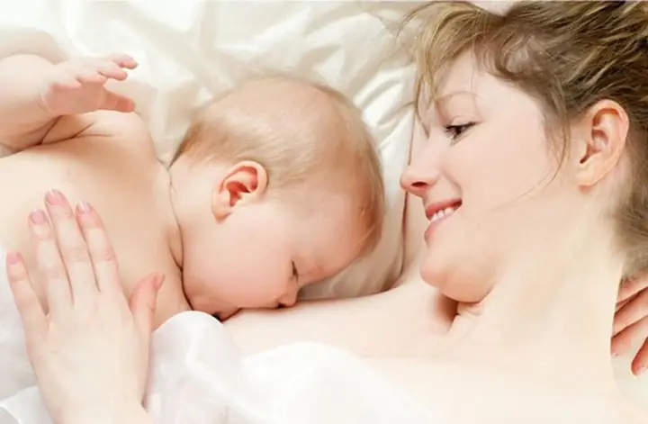 Bé 4 Tháng Chỉ Bú Khi Ngủ