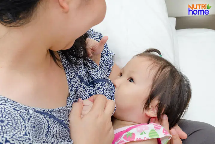 Bé 8 Tháng Lười Ăn Chỉ Bú Mẹ