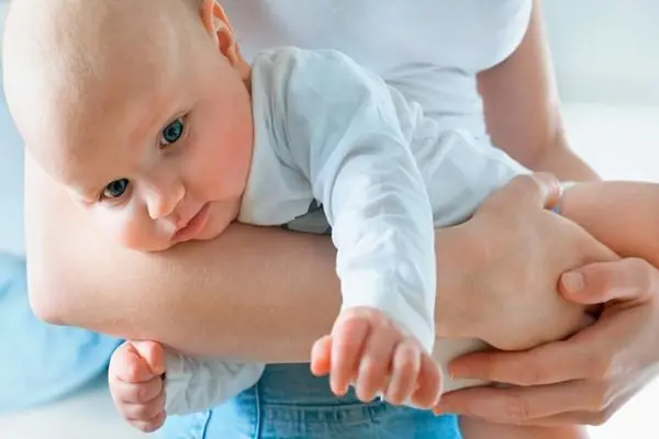 Bé Bú Sữa Công Thức Không Tăng Cân