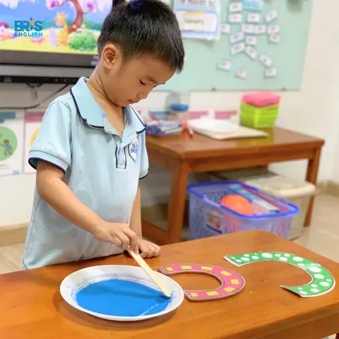 Bé Học Chữ Cái Qua Hình Ảnh