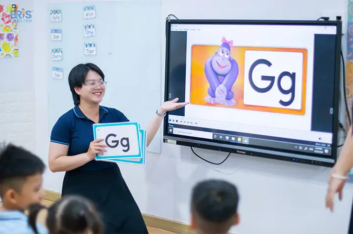 Bé Học Chữ Cái Qua Hình Ảnh