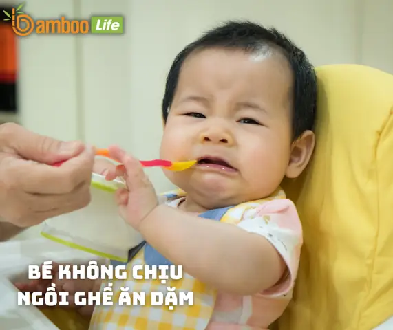 Bé Không Chịu Ngồi Ghế Ăn Bé Không Chịu Ngồi Ghế Ăn