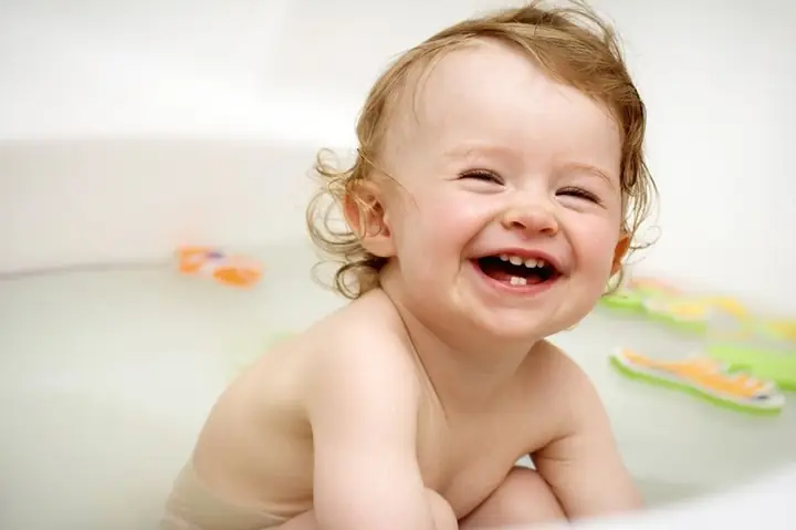 Bé Mọc Răng Bị Sốt Và Tiêu Chảy