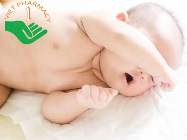 Bé Rặn È È Khi Ngủ