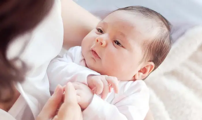 Bé Sơ Sinh Có Cần Đội Mũ Không