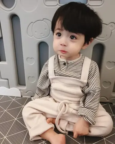 Bé Trai Hàn Quốc Đáng Yêu