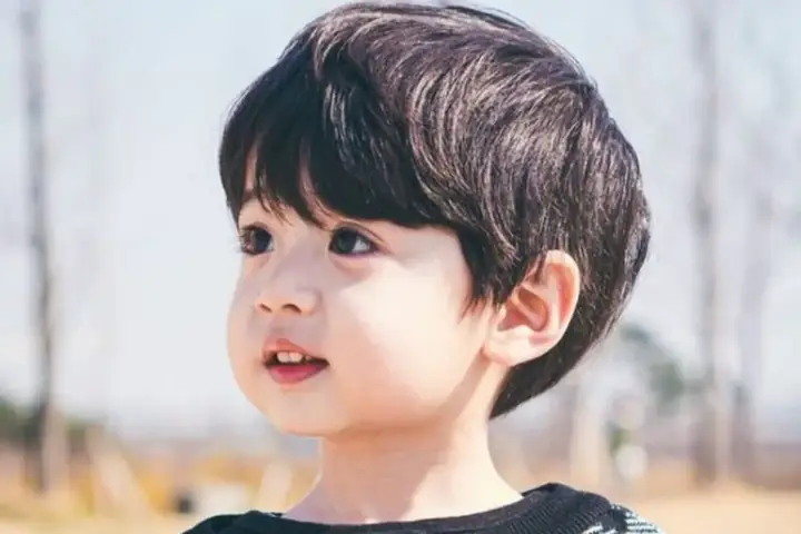 Bé Trai Hàn Quốc Đáng Yêu