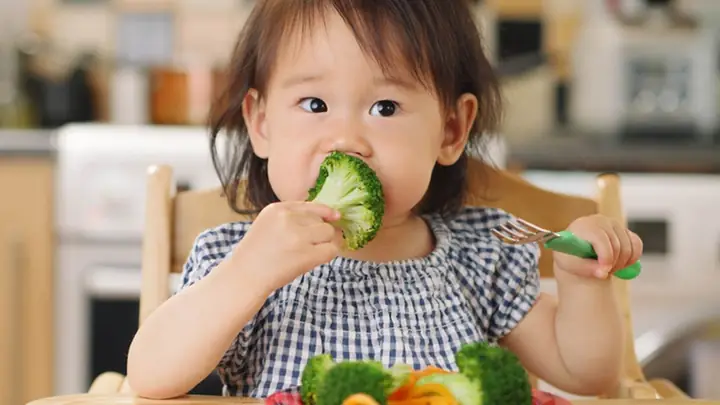 Bé Uống Sữa Tươi Vinamilk Bị Táo Bón