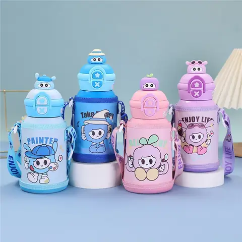Bình Nước Có Quai Đeo Cho Bé