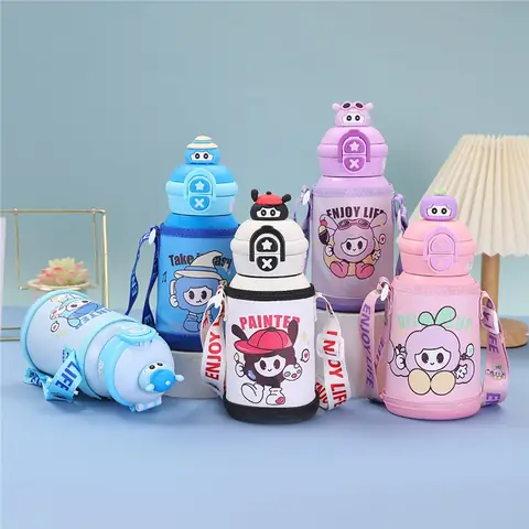 Bình Nước Có Quai Đeo Cho Bé
