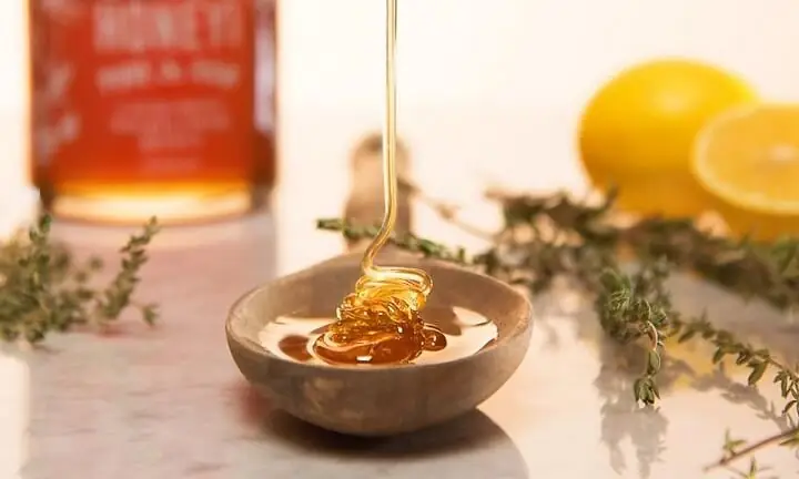 Bôi Mật Ong Lên Môi Qua Đêm Có Tốt Không