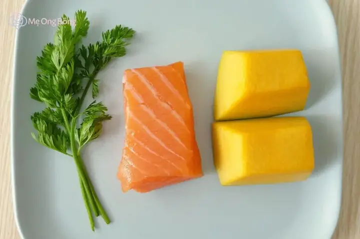 Cá Hồi Nấu Cháo Ăn Dặm Cho Bé Cá Hồi Nấu Cháo Ăn Dặm Cho Bé