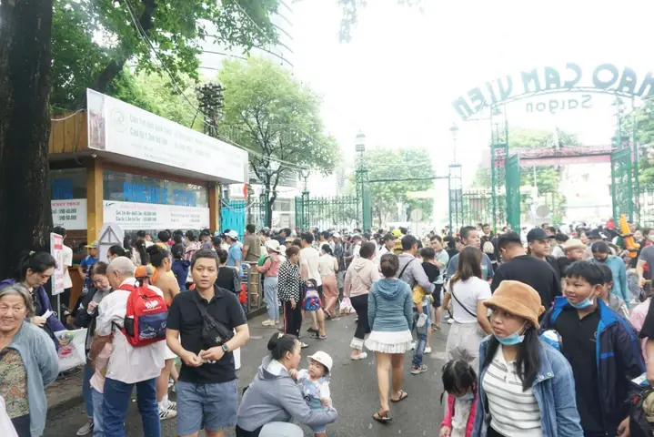 Các Khu Vui Chơi Ngày 1 6
