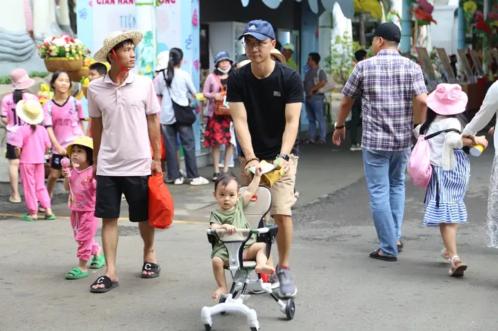 Các Khu Vui Chơi Ngày 1 6