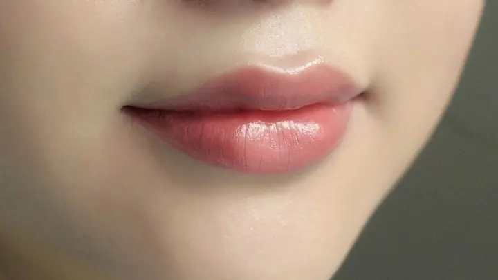 Các Loại Son Dưỡng Trị Thâm Môi