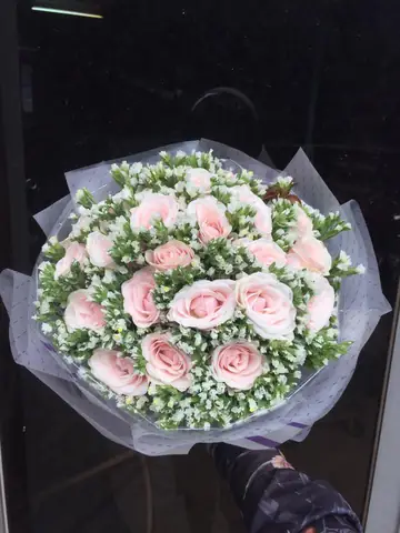 Cách Cắm Hoa Hồng Và Salem