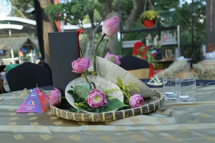 Cách Cắm Hoa Ngày 20 11