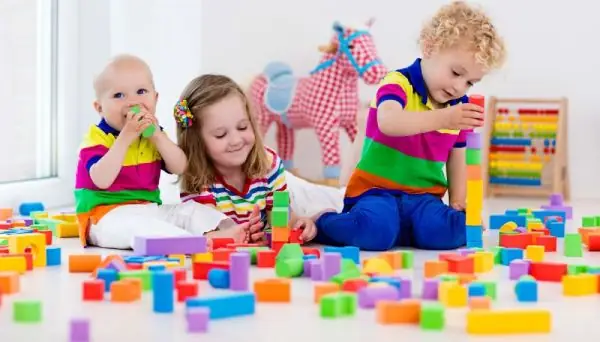 Cách Chọn Đồ Chơi Cho Bé