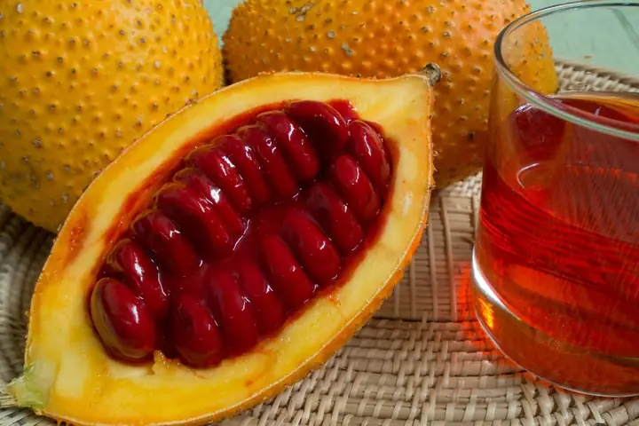 Cách Đắp Mặt Nạ Bằng Dầu Gấc