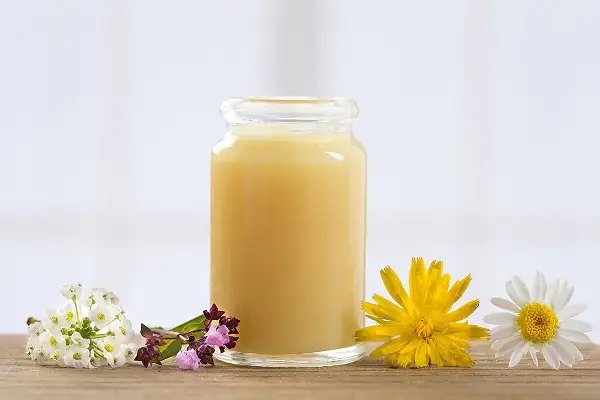 Cách Dùng Sữa Ong Chúa Làm Đẹp Da