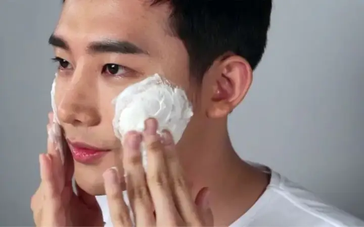 Cách Dụng Sữa Rửa Mặt Cho Nam