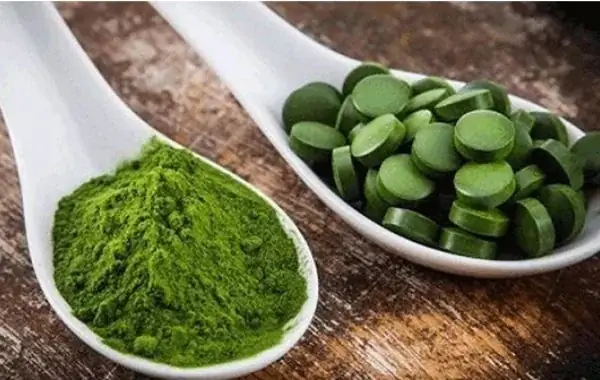 Cách Dụng Viên Tảo Xoắn Đắp Mặt