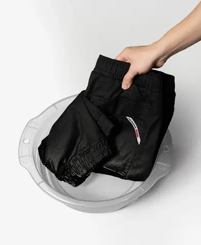 Cách Giữ Màu Cho Quần Jean