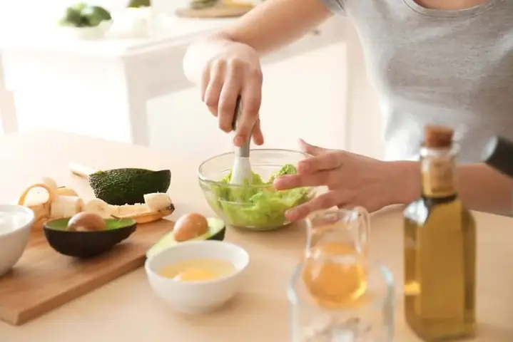 Cách Làm Mặt Nạ Bơ Trắng Da