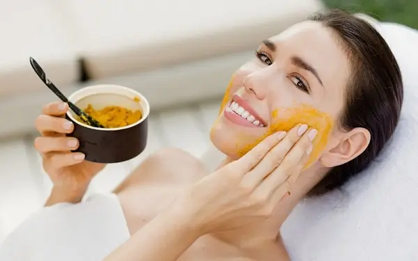 Cách Làm Mặt Nạ Trắng Da Từ Bột Nghệ