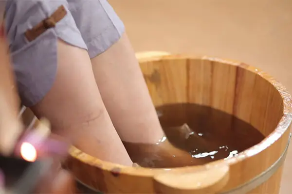 Cách Làm Muối Thảo Dược Ngâm Chân