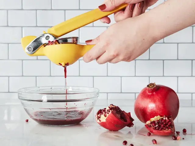 Cách Làm Nước Ép Lựu Cực Ngon Cách Làm Nước Ép Lựu Cực Ngon