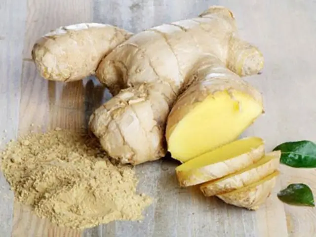 Cách Làm Rượu Nghệ Trị Rạn Da
