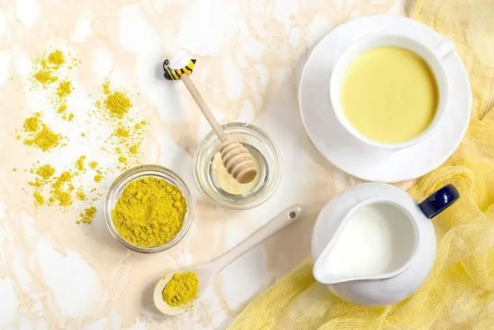 Cách Làm Trắng Da Bằng Sữa Tươi Và Bột Nghệ